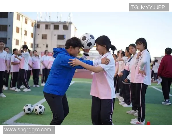 足球巨星深情致谢母亲一路陪伴用爱点亮他追梦的绿茵人生