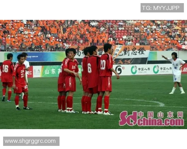 足球球星精彩瞬间GIF集锦，见证巅峰对决与华丽技巧的完美呈现